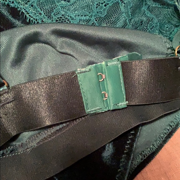 NWOT Emerald Green Velvet Lingerie Set - Picture 12 of 12